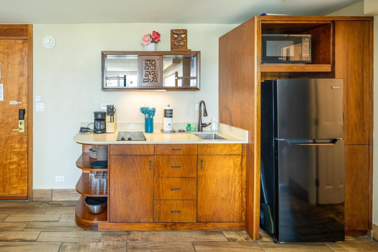 Gorgeous One Bedroom Bamboo Blocks From The Beach Honolulu Esterno foto