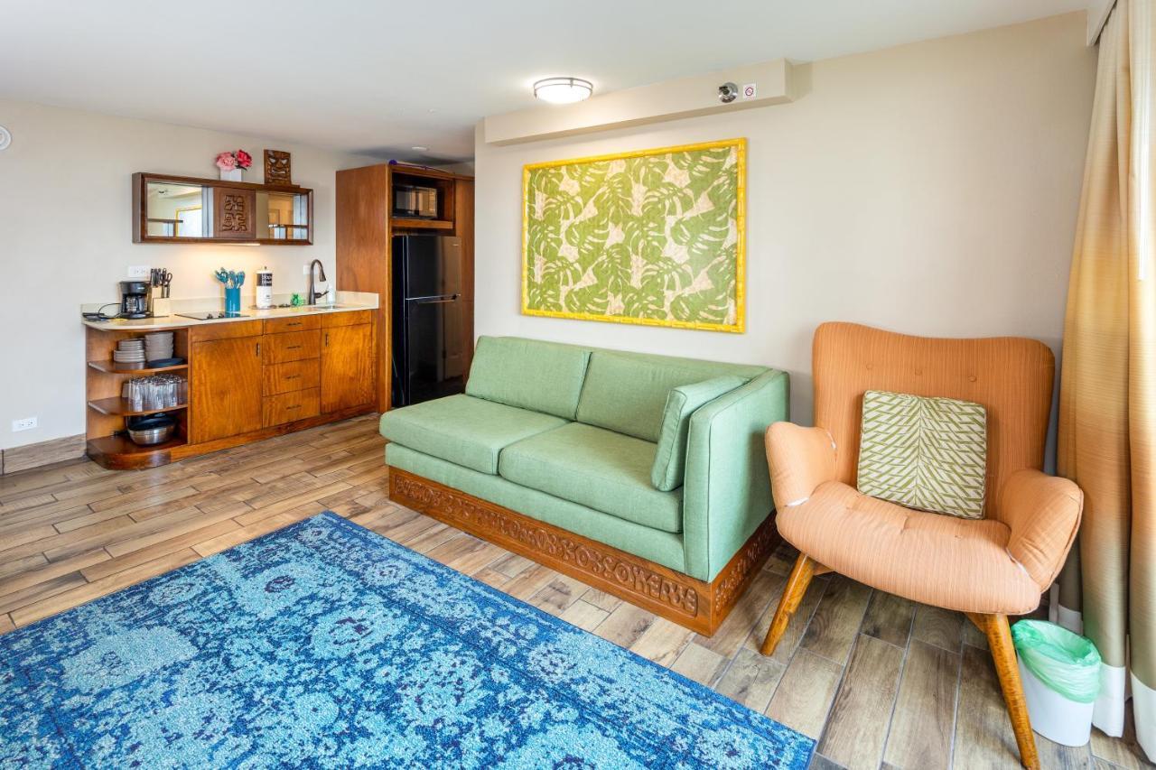 Gorgeous One Bedroom Bamboo Blocks From The Beach Honolulu Esterno foto