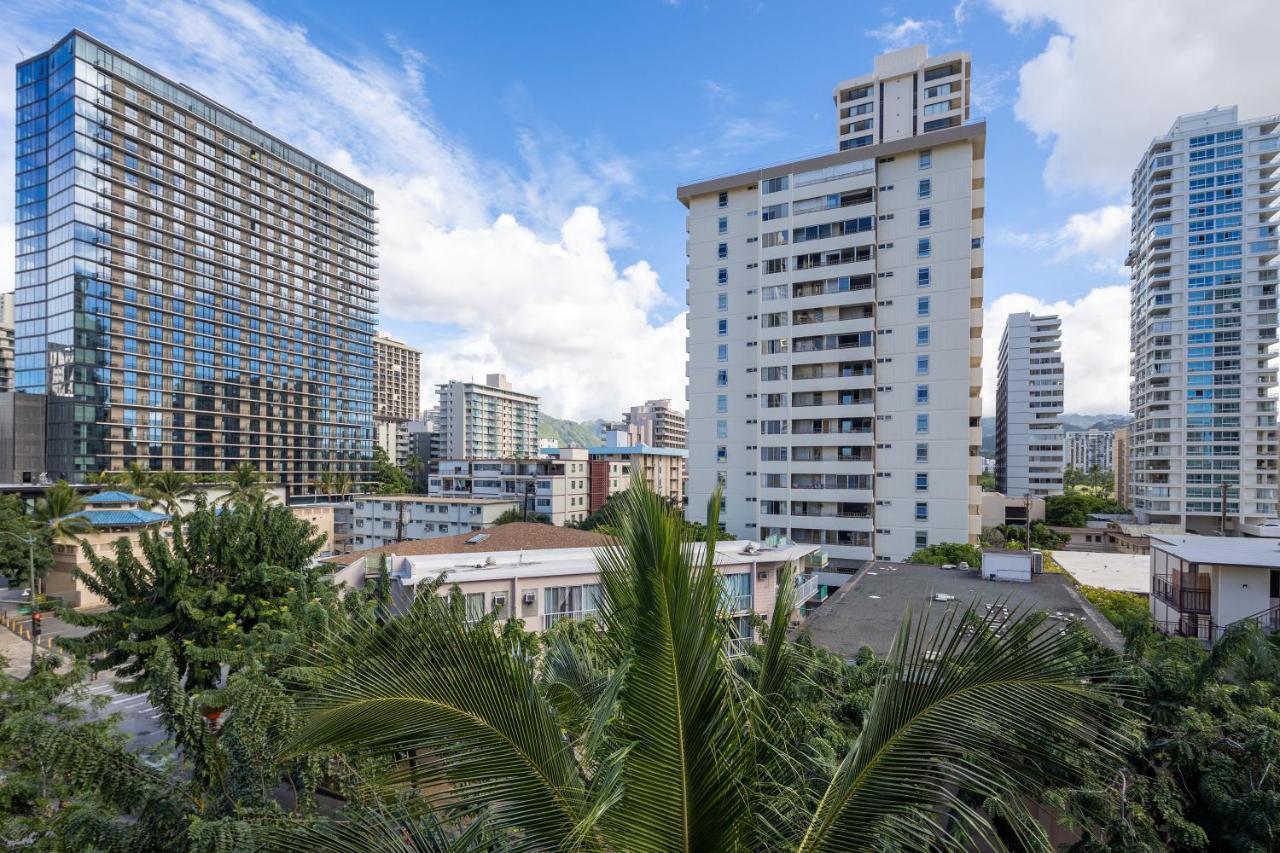 Gorgeous One Bedroom Bamboo Blocks From The Beach Honolulu Esterno foto